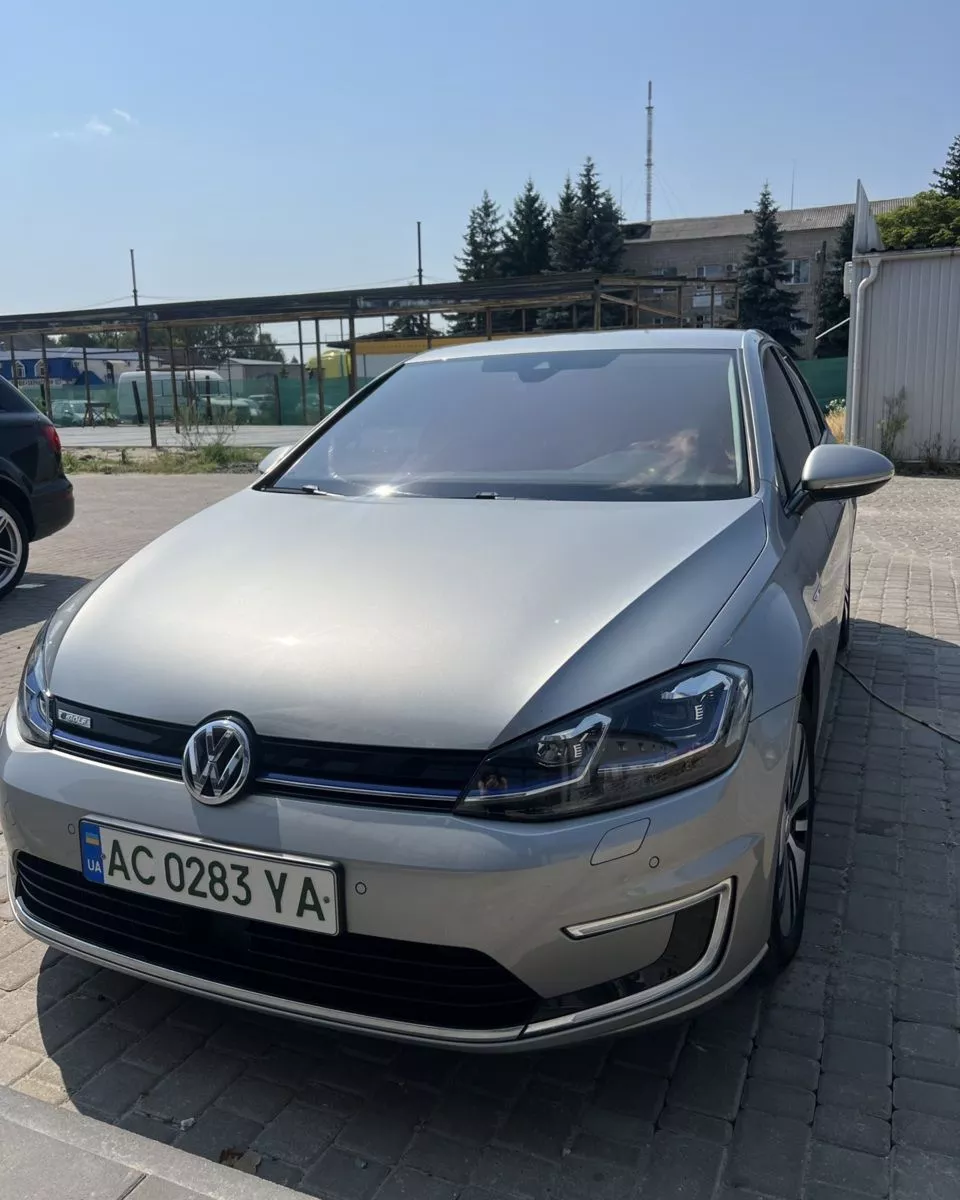 Volkswagen e-Golf  35.8 kWh 2018111