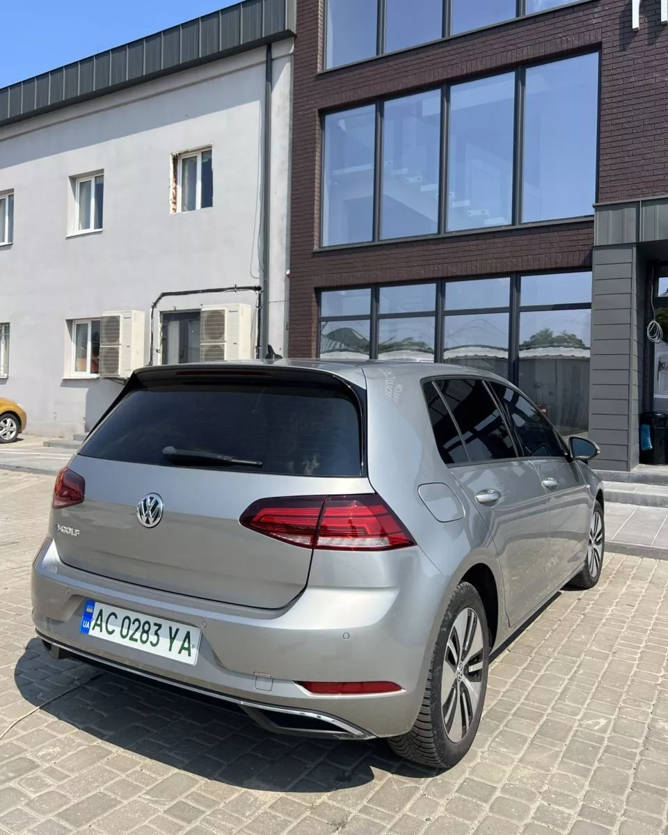 Volkswagen e-Golf  35.8 kWh 201801