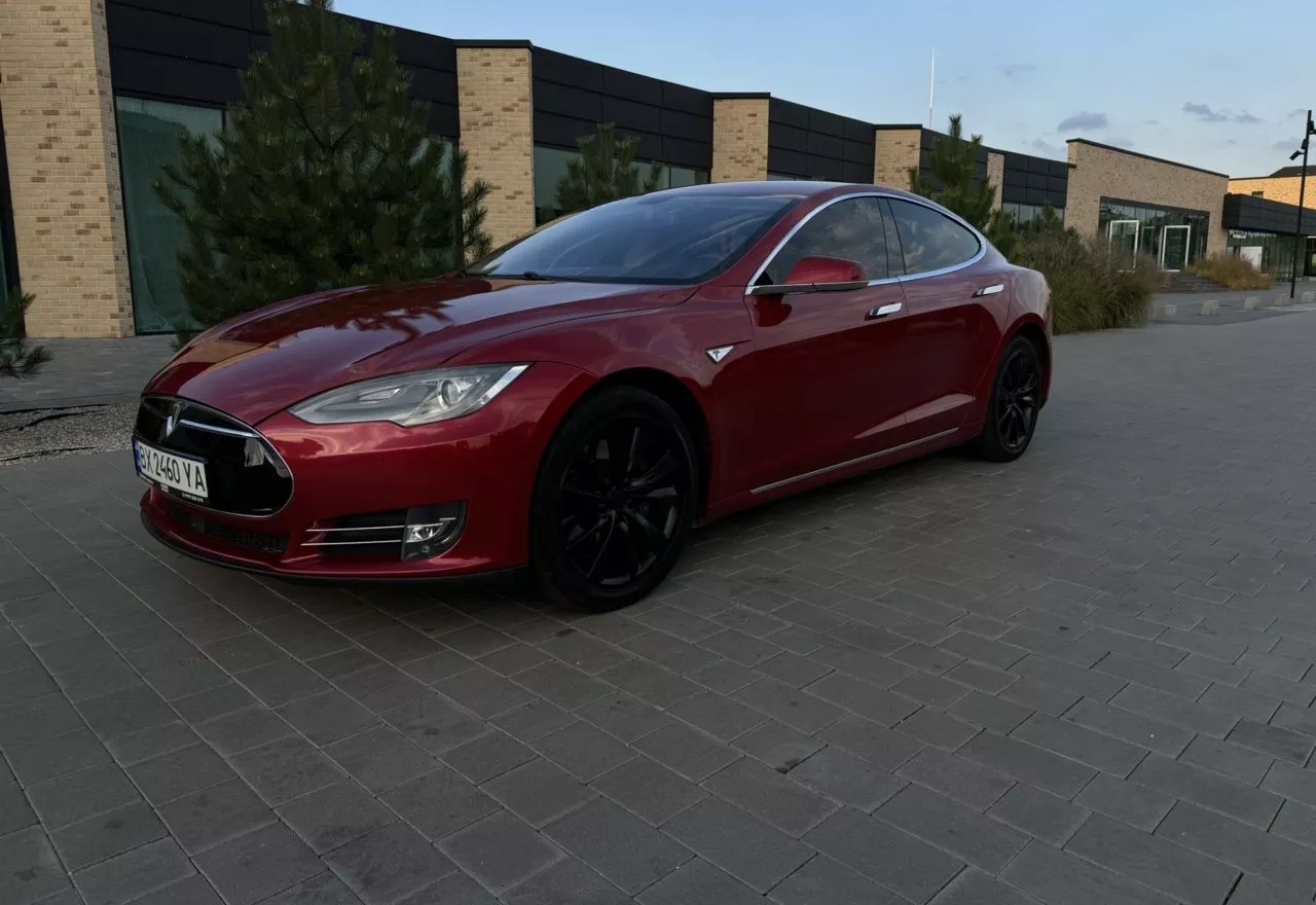 Tesla Model S  85 kWh 201421