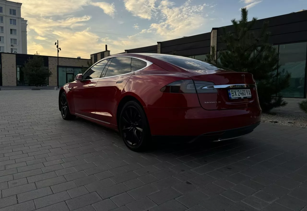 Tesla Model S  85 kWh 201441