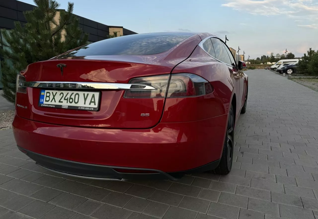 Tesla Model S  85 kWh 2014131