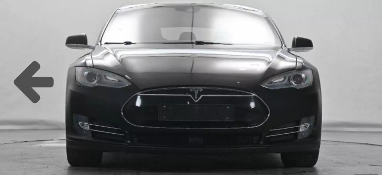 Tesla Model S  85 kWh 201411