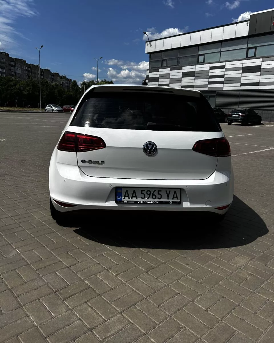 Volkswagen e-Golf  24 kWh 201551