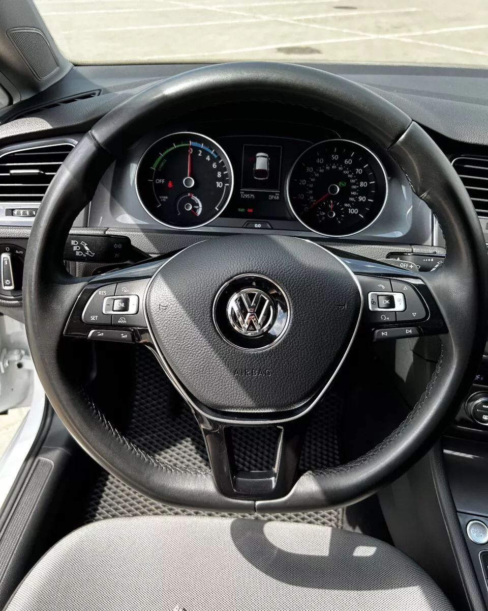 Volkswagen e-Golf  24 kWh 201581