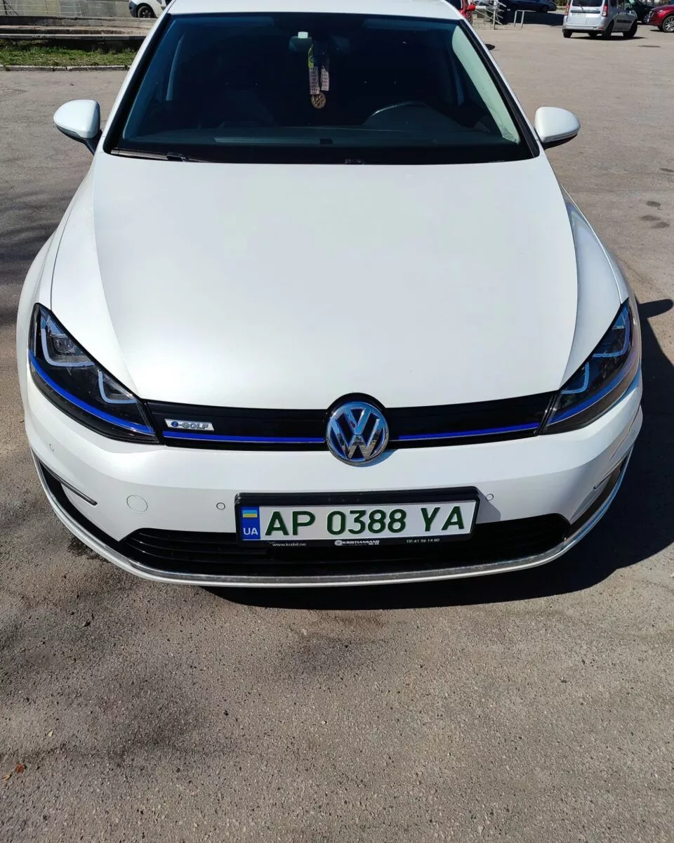 Volkswagen e-Golf  24 kWh 201401