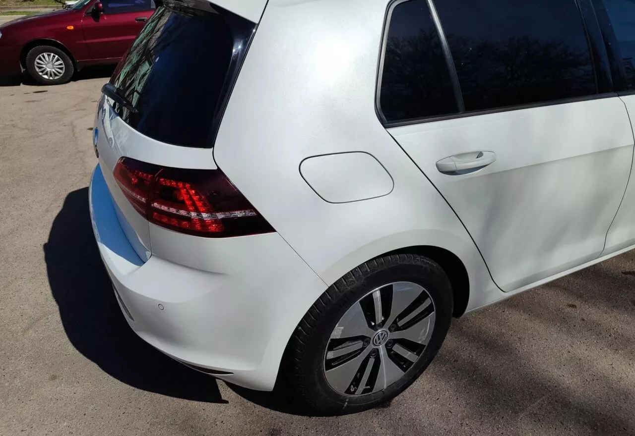 Volkswagen e-Golf  24 kWh 201431