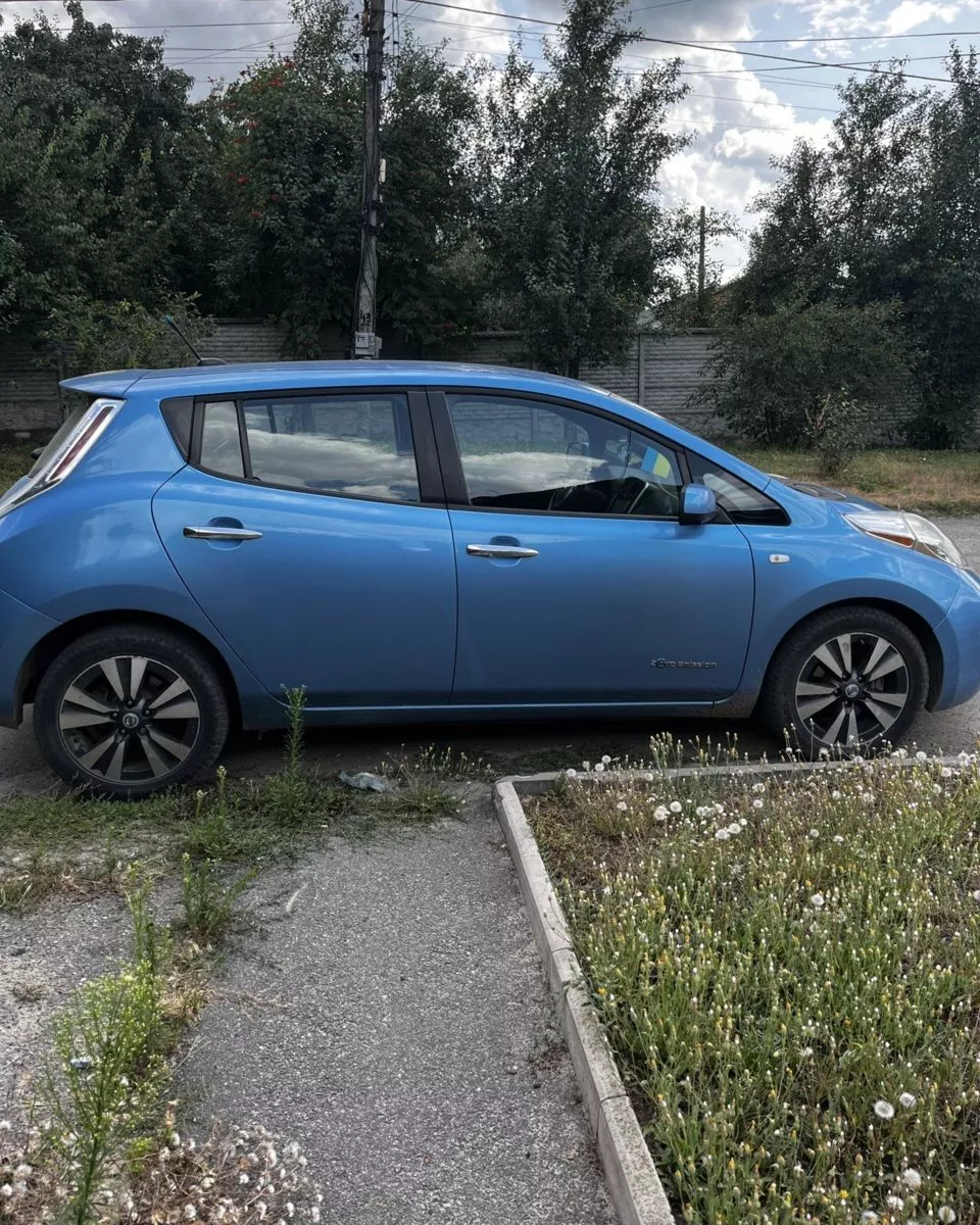 Nissan Leaf  24 kWh 201301