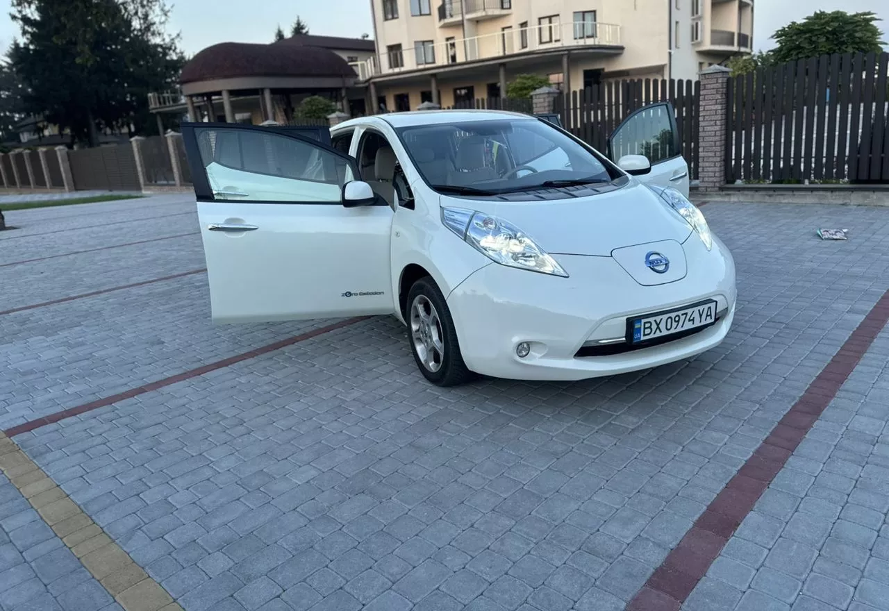 Nissan Leaf  24 kWh 2012201