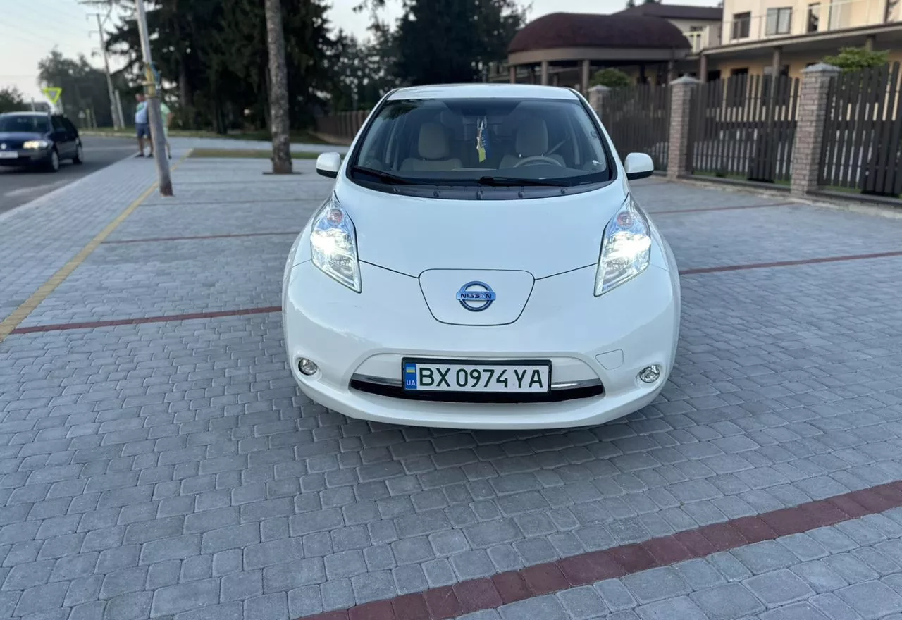 Nissan Leaf  24 kWh 2012351