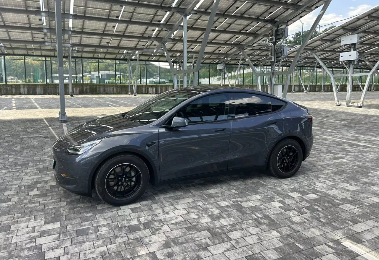 Tesla Model Y  75 kWh 202021