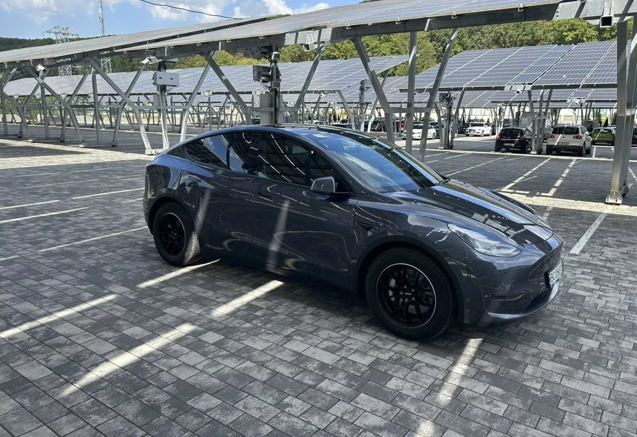 Tesla Model Y  75 kWh 2020121