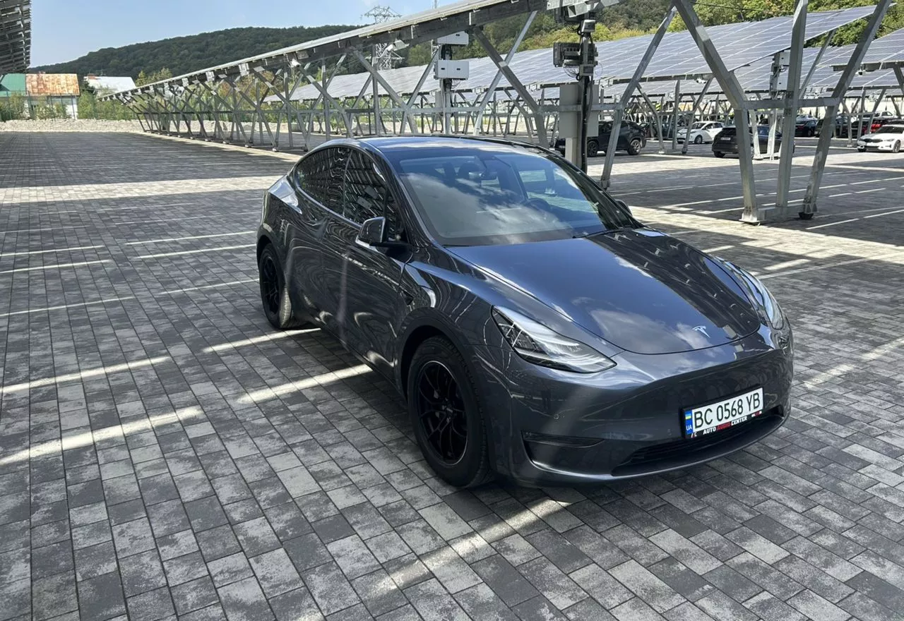 Tesla Model Y  75 kWh 2020131