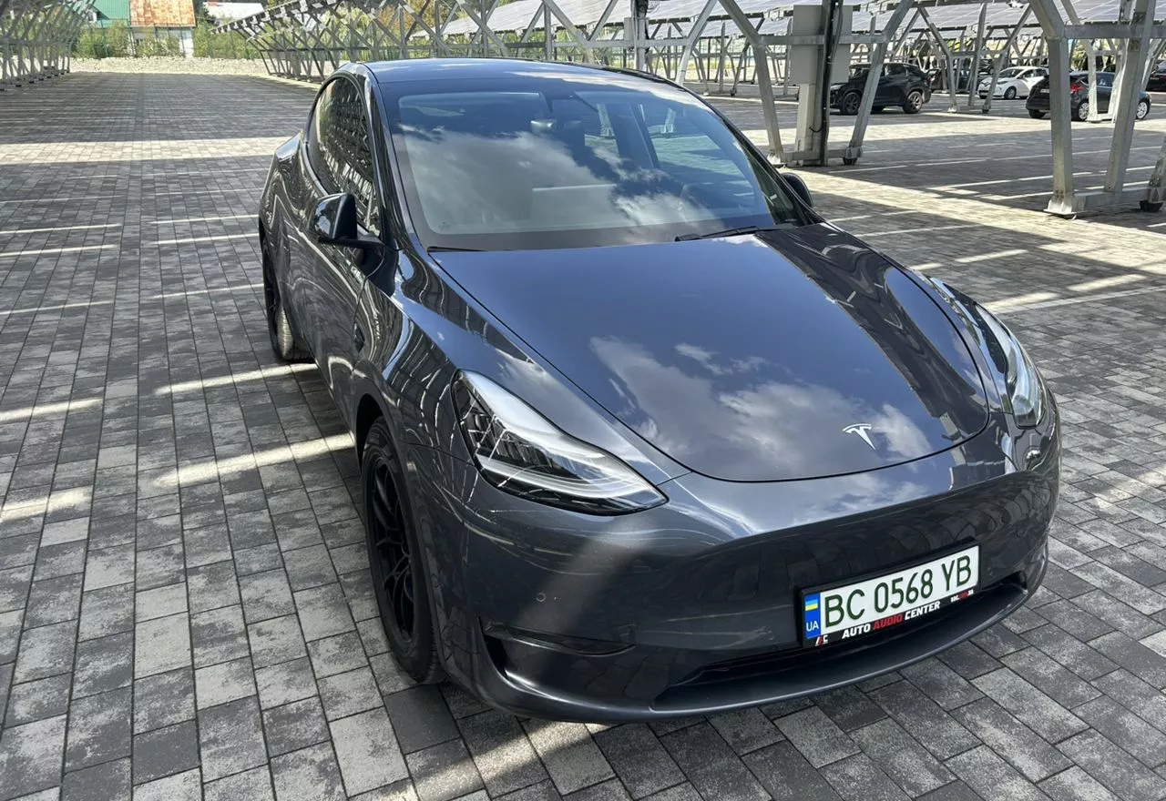 Tesla Model Y  75 kWh 2020141