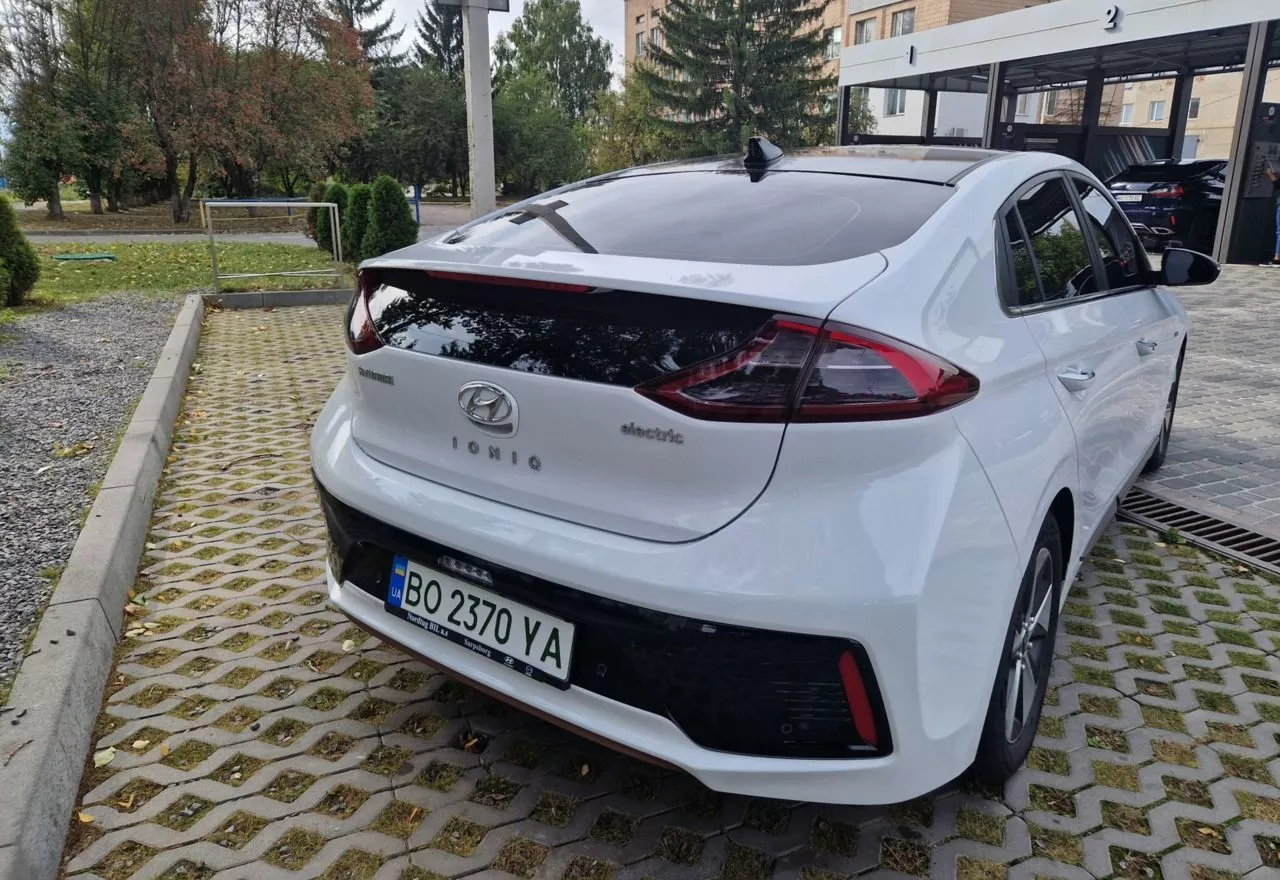 Hyundai Ioniq  28 kWh 2017121