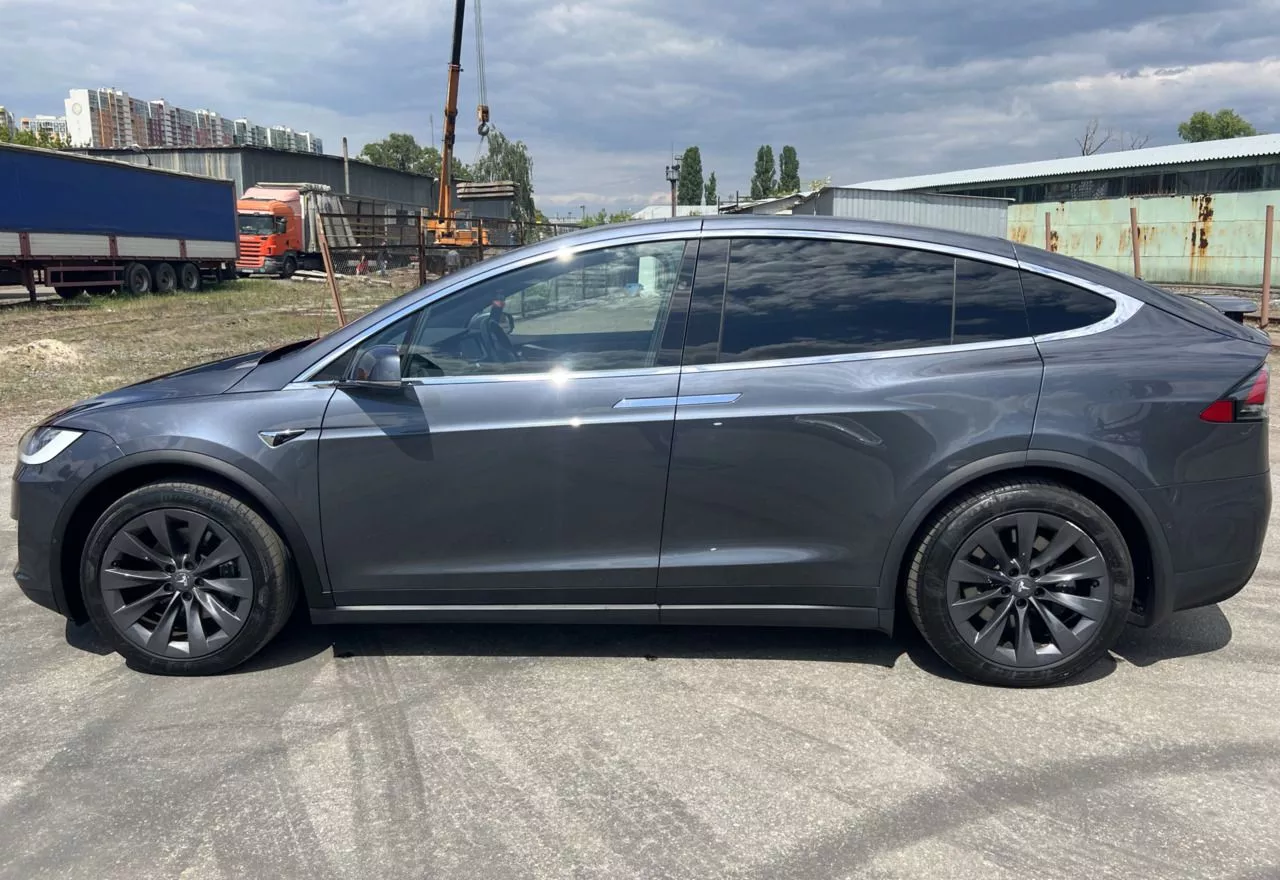 Tesla Model X  94 kWh 2018381