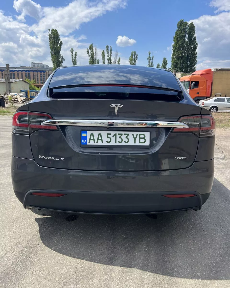 Tesla Model X  94 kWh 2018401