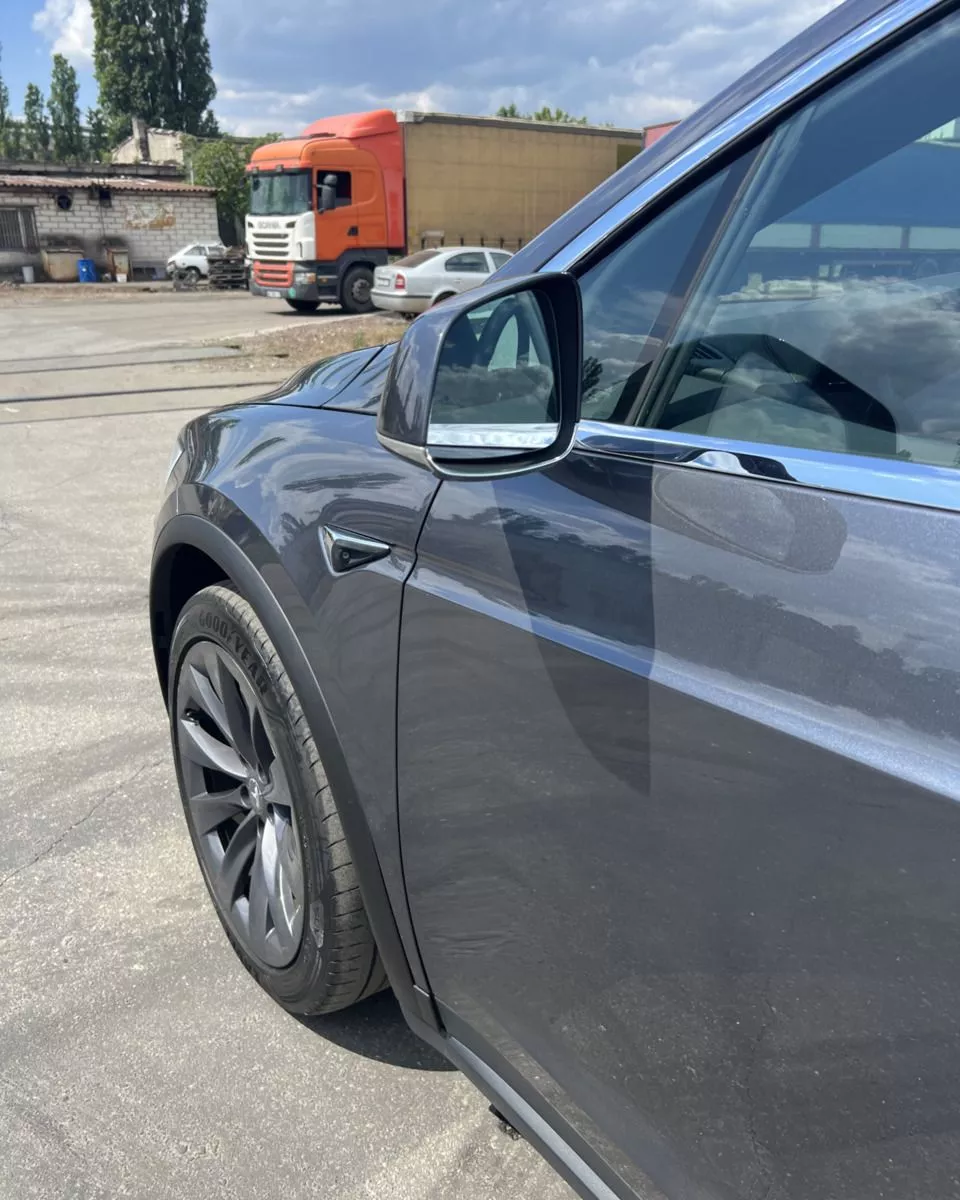 Tesla Model X  94 kWh 201801