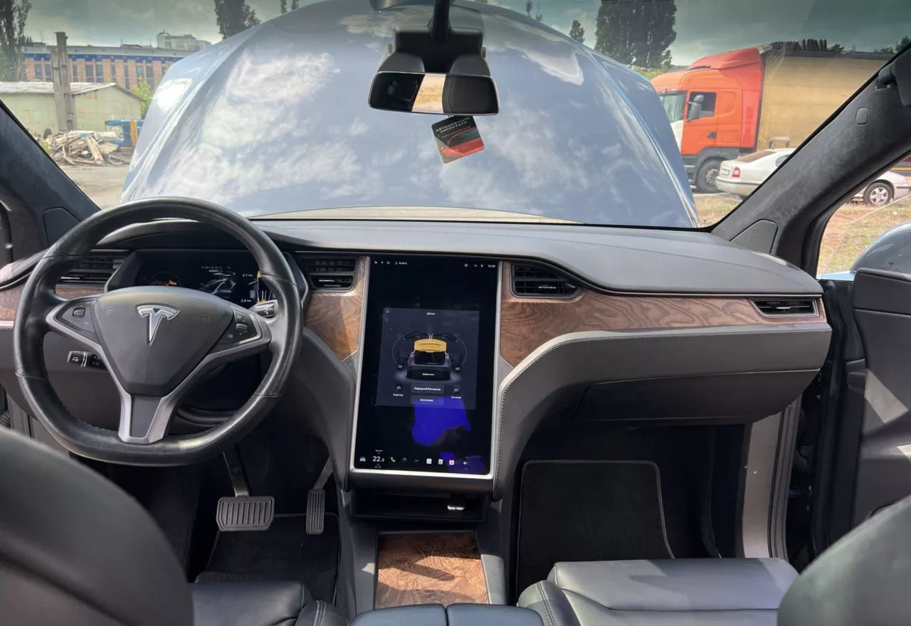 Tesla Model X  94 kWh 2018321