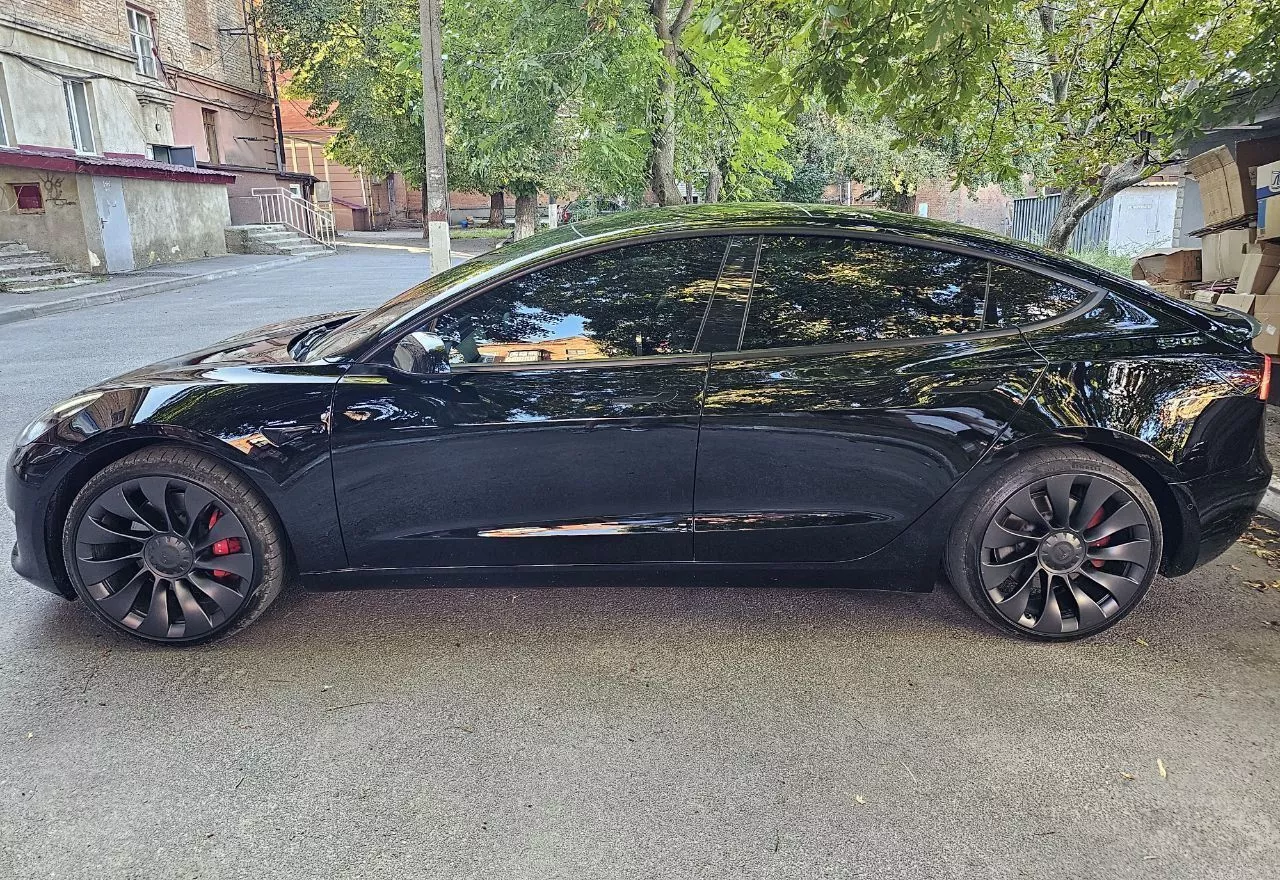 Tesla Model 3  202111