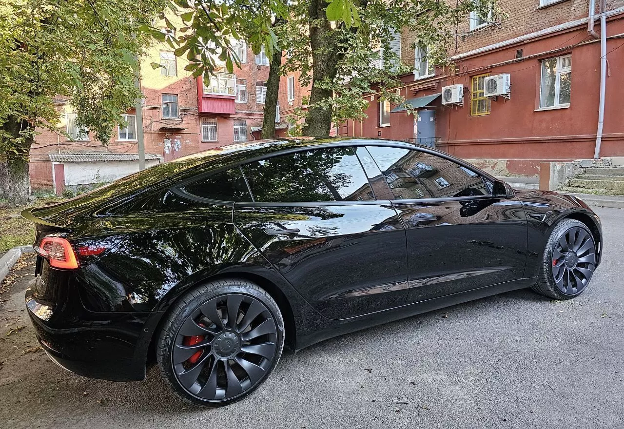 Tesla Model 3  202121