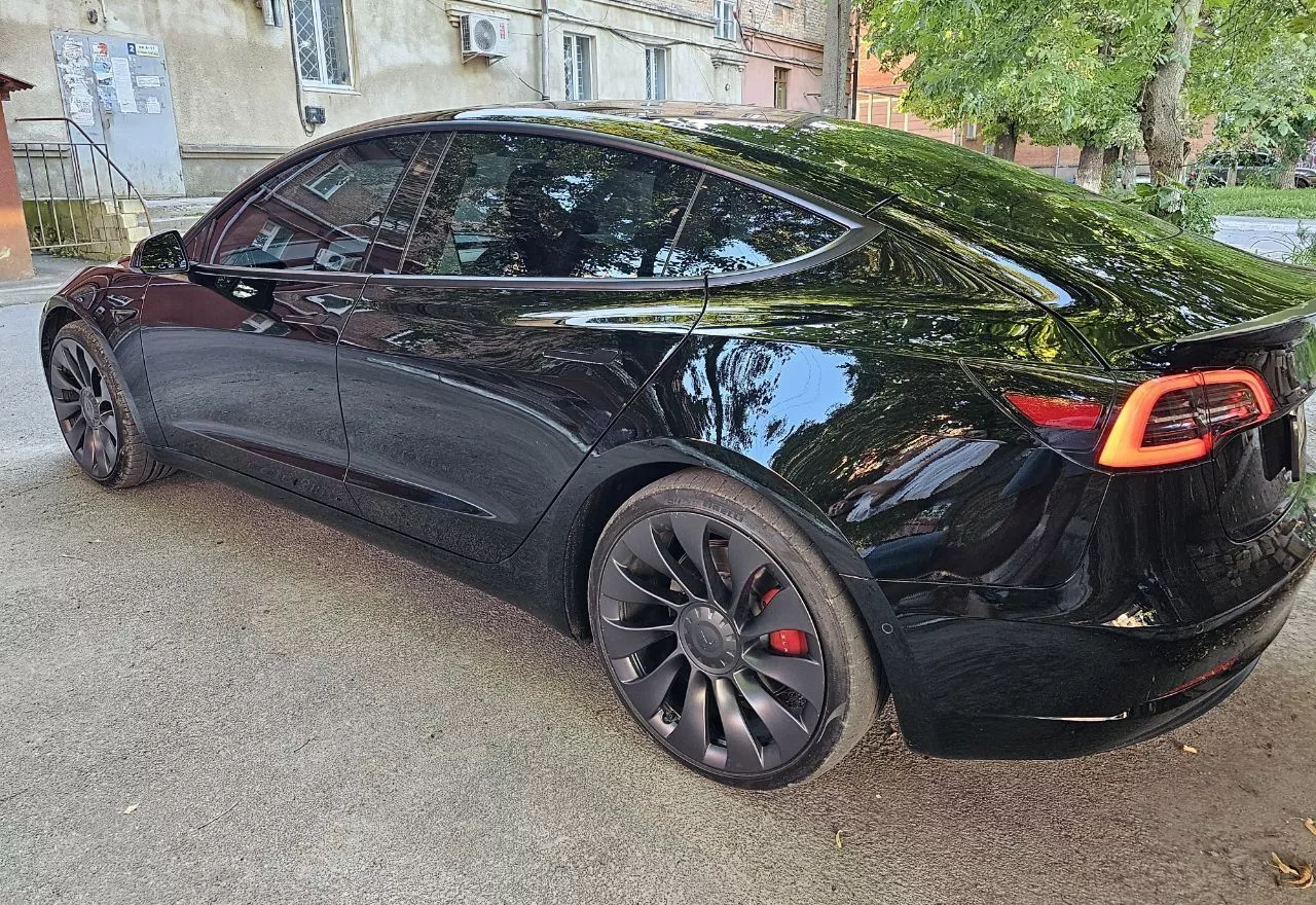 Tesla Model 3  202171