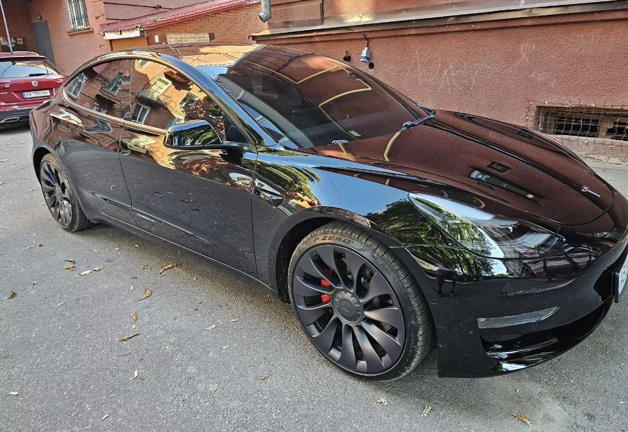 Tesla Model 3  2021131