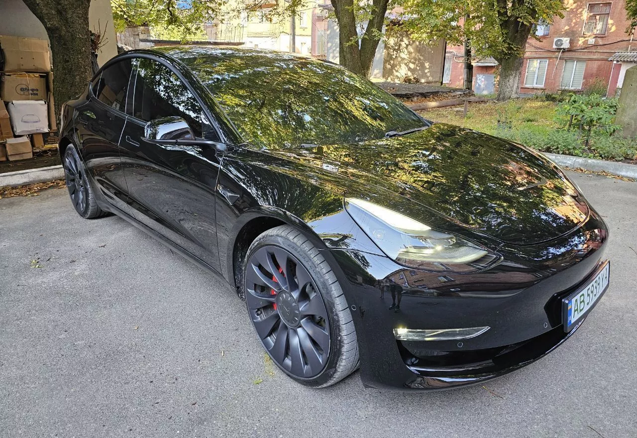 Tesla Model 3  2021141