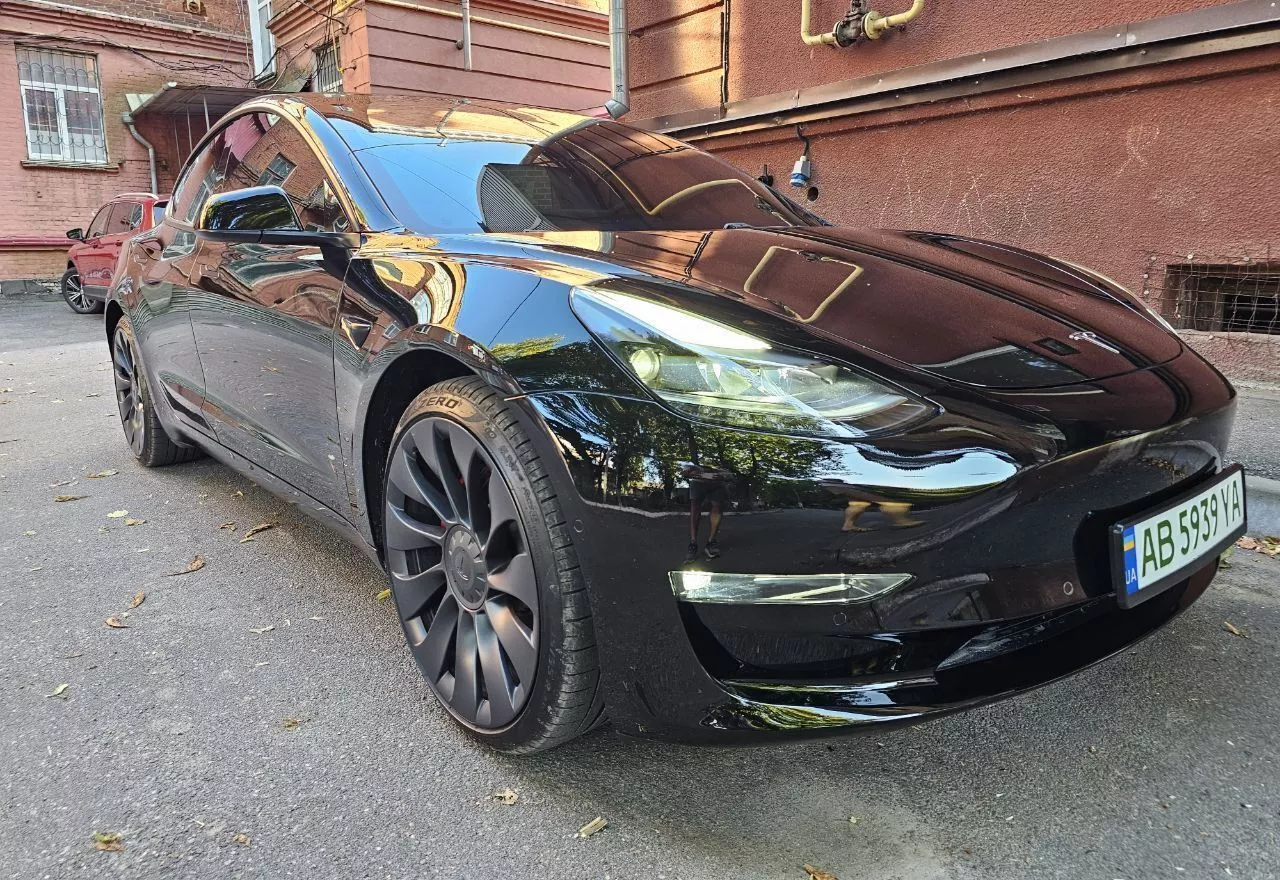 Tesla Model 3  2021171