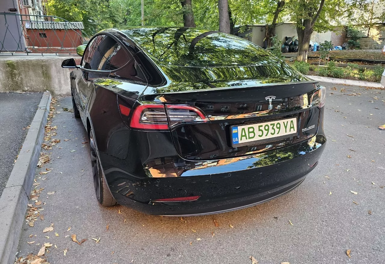 Tesla Model 3  2021191