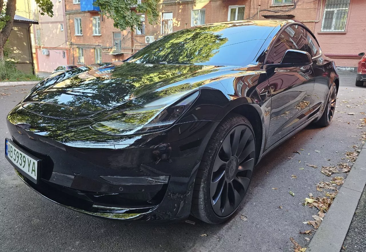 Tesla Model 3  2021211