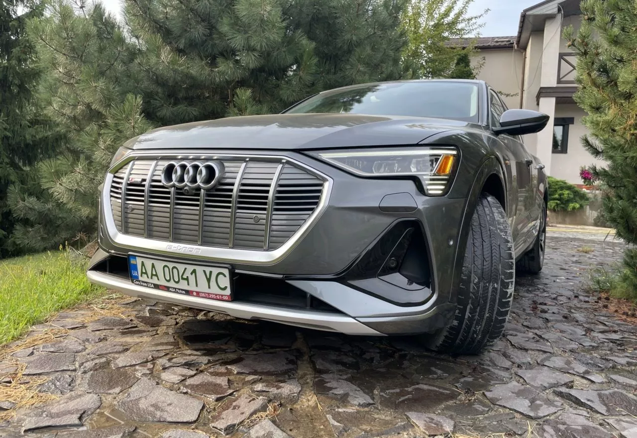 Audi E-tron  202021