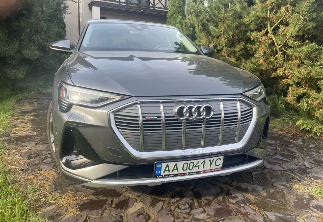 Audi E-tron  2020191