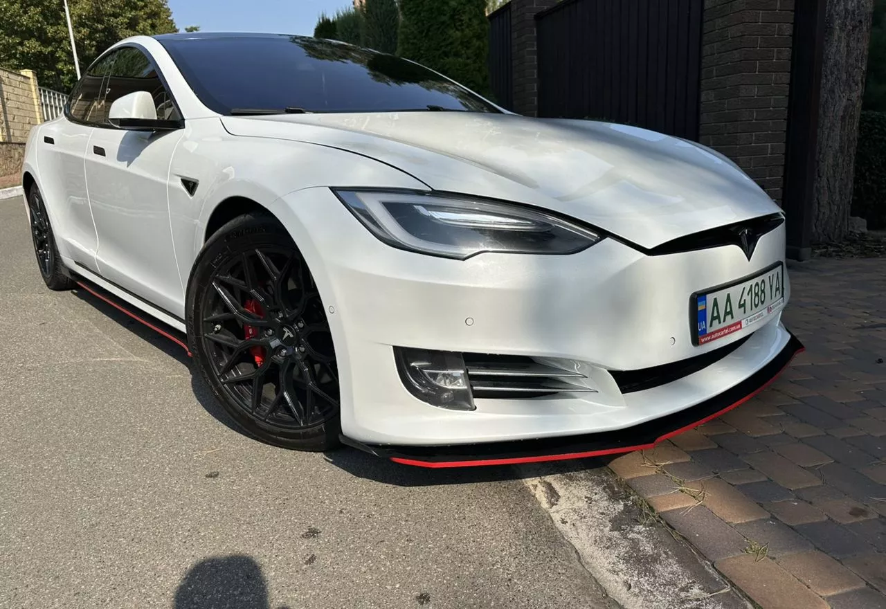 Tesla Model S  90 kWh 201611