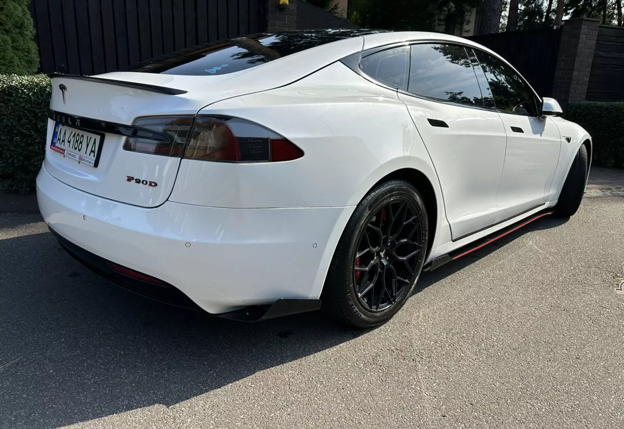 Tesla Model S  90 kWh 201671