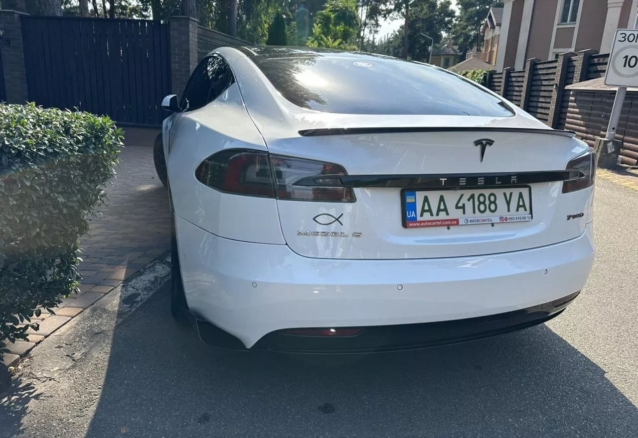 Tesla Model S  90 kWh 201691