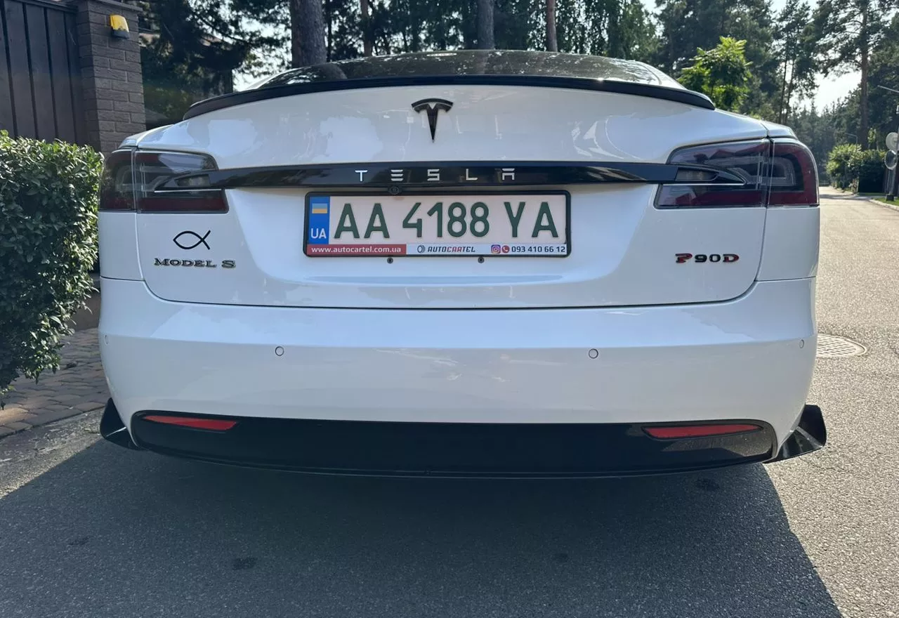 Tesla Model S  90 kWh 2016111