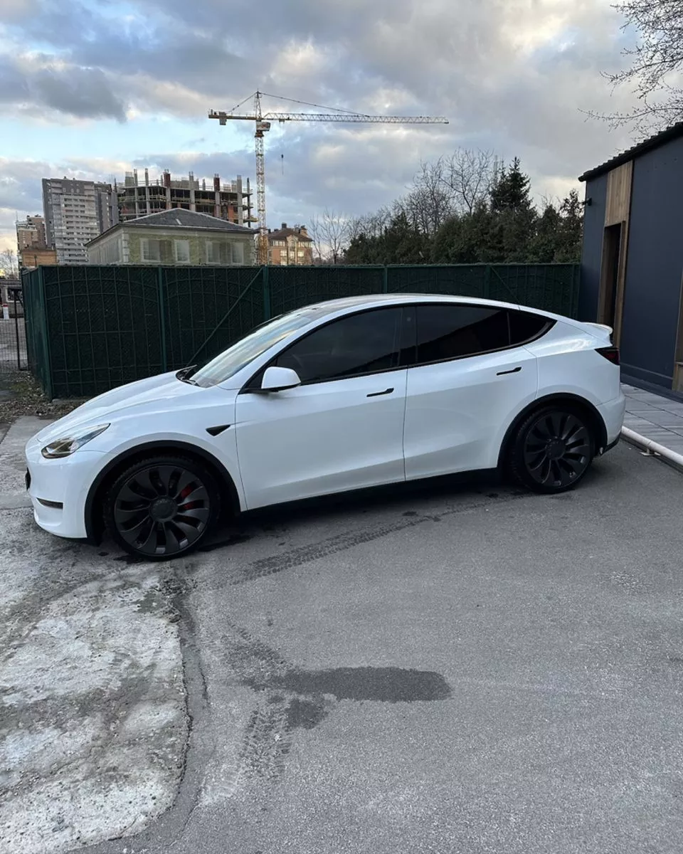 Tesla Model Y  82 kWh 2020201