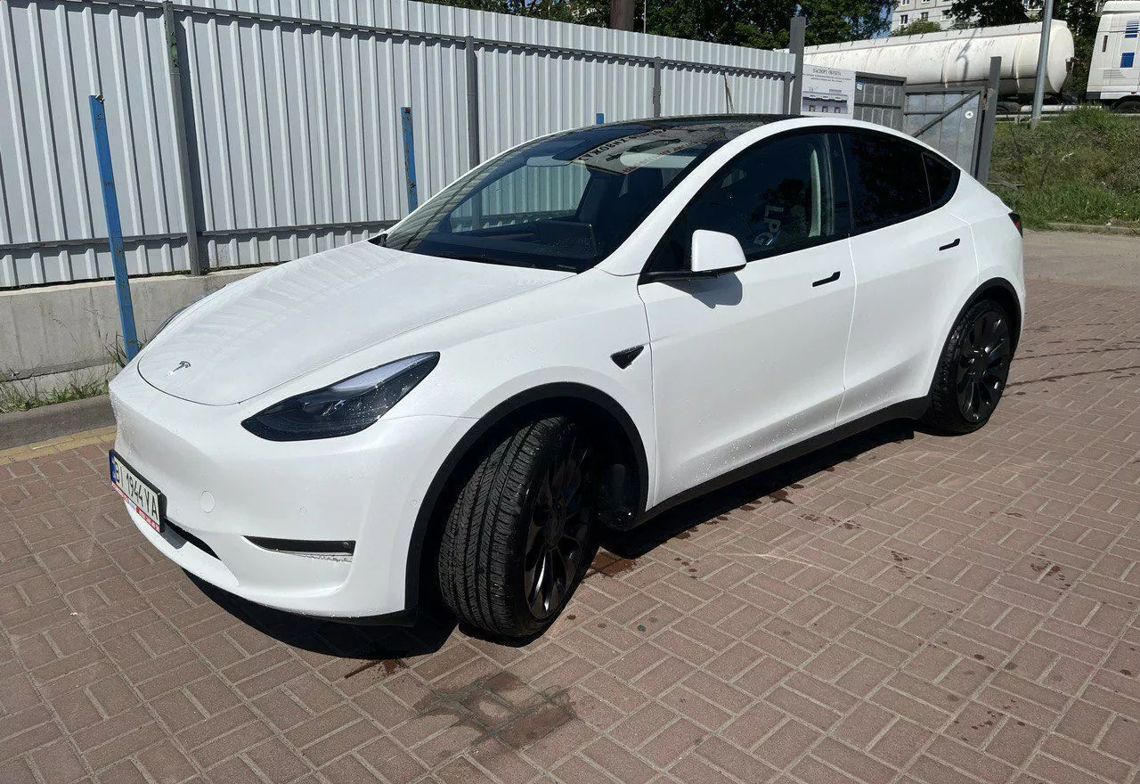 Tesla Model Y  82 kWh 202221