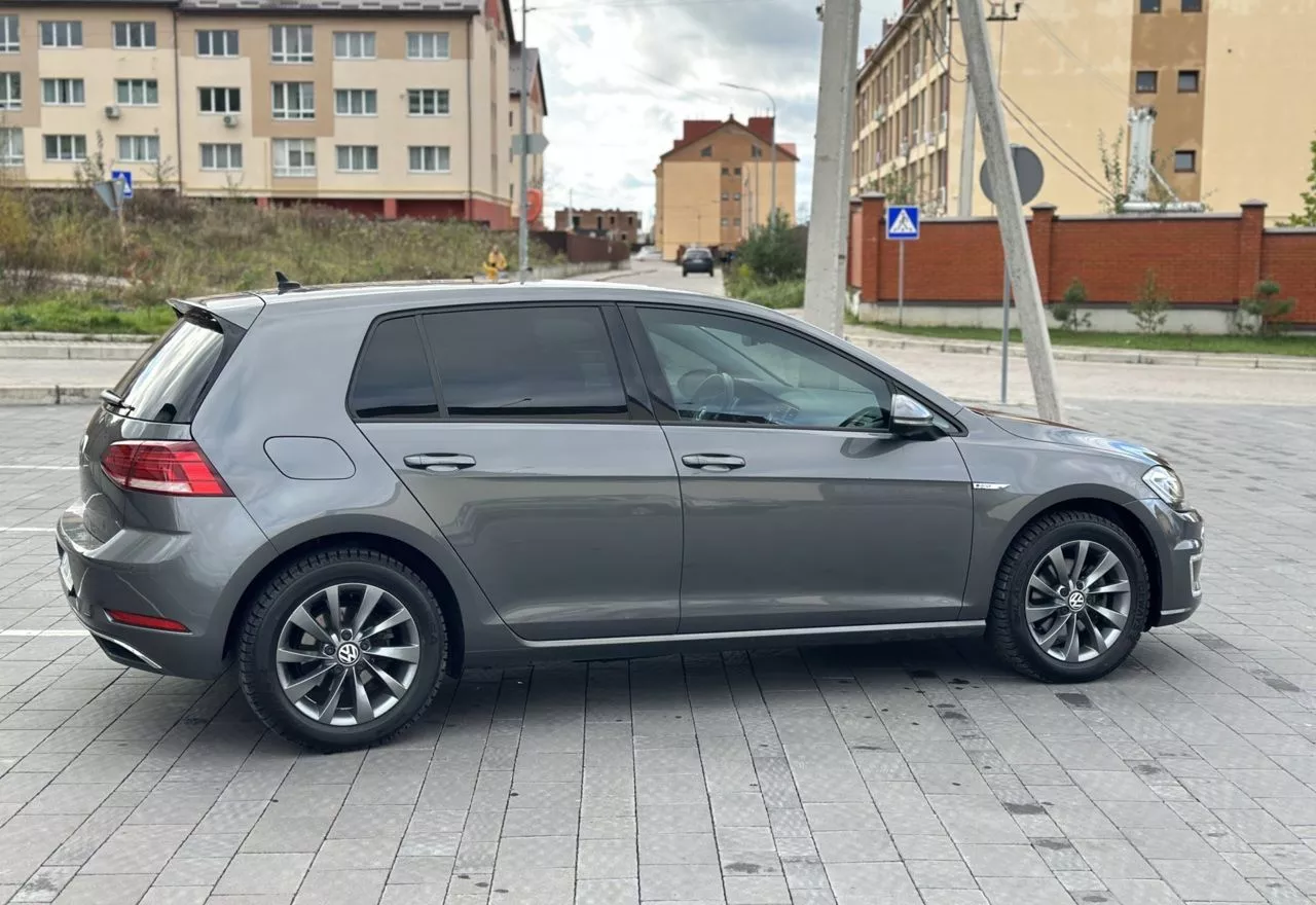 Volkswagen e-Golf  36 kWh 201871