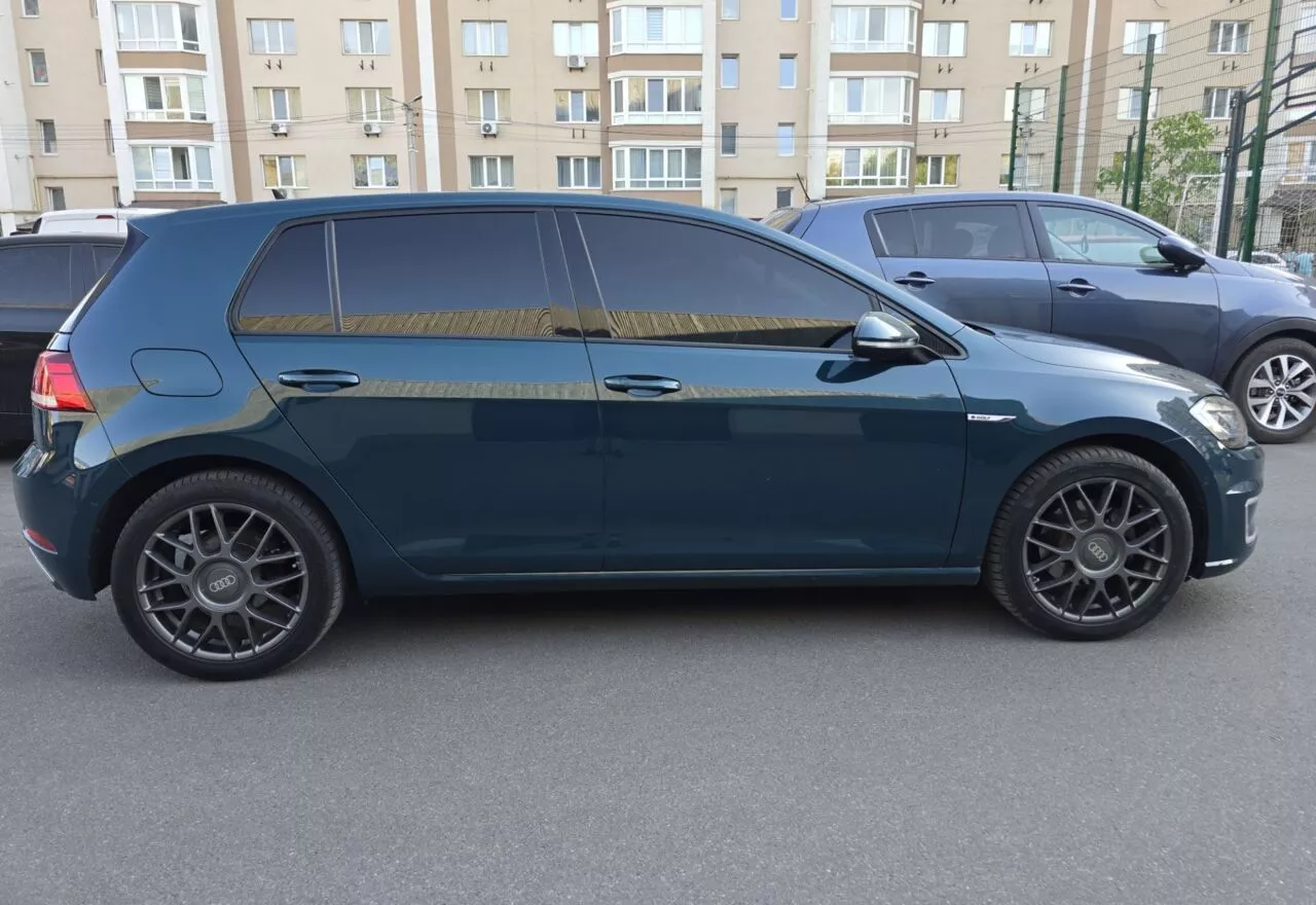 Volkswagen e-Golf  201801