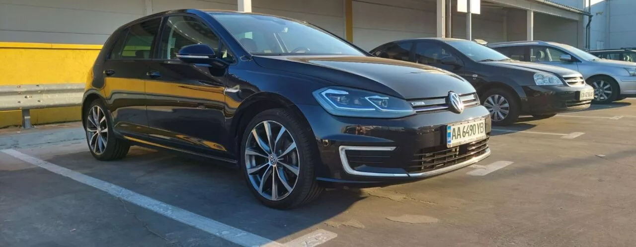 Volkswagen e-Golf  35.8 kWh 201911