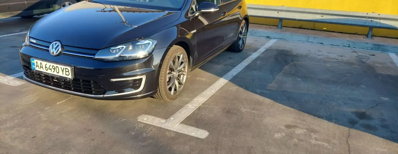 Volkswagen e-Golf  35.8 kWh 201961