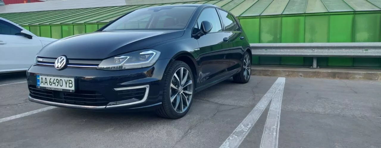 Volkswagen e-Golf  35.8 kWh 2019181