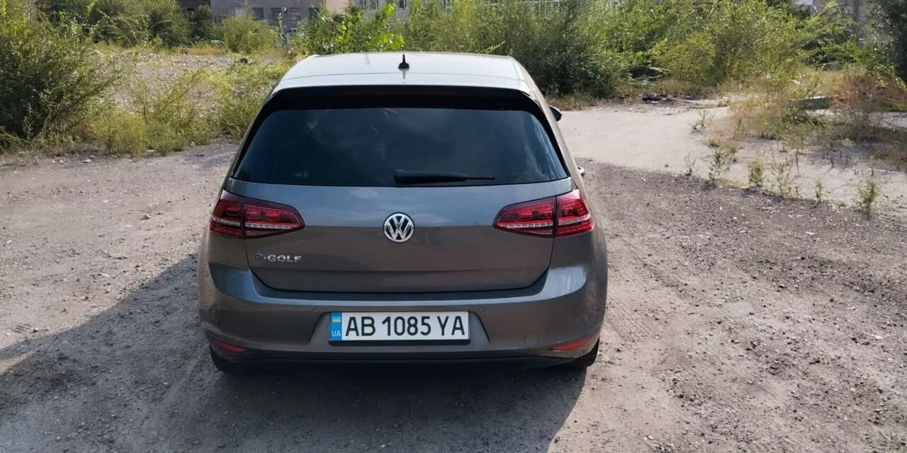 Volkswagen e-Golf  24 kWh 201521