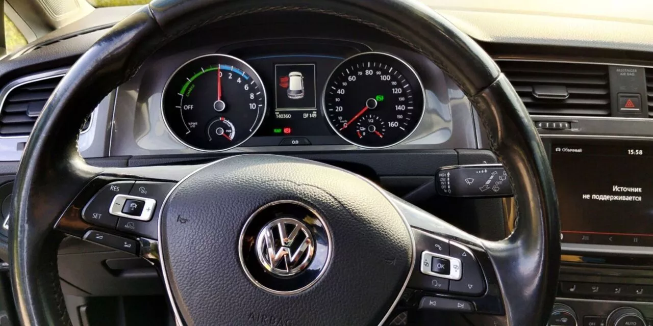 Volkswagen e-Golf  24 kWh 201571