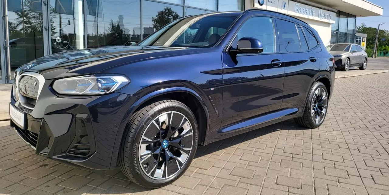 BMW iX3 