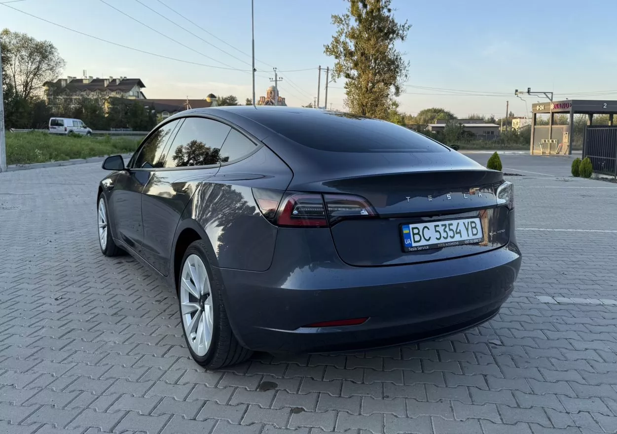 Tesla Model 3  82.5 kWh 2022211