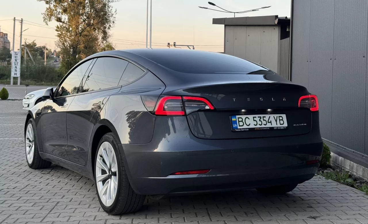 Tesla Model 3  82.5 kWh 2022221