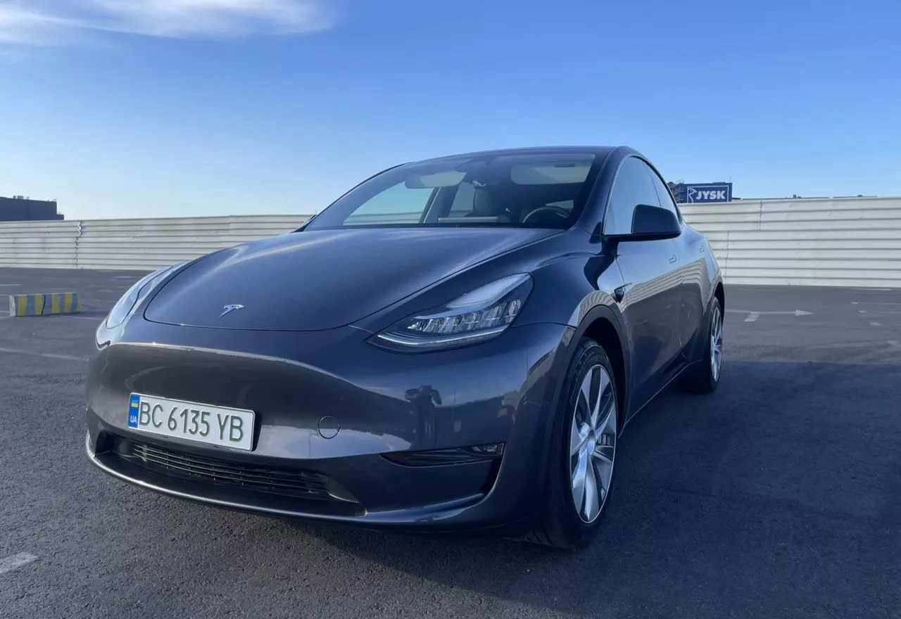 Tesla Model Y 