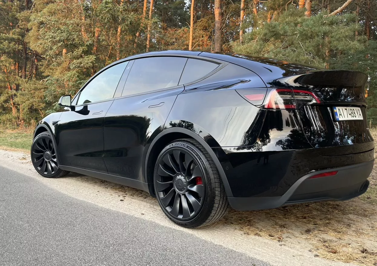 Tesla Model Y 